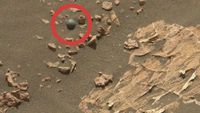 Deretan Foto Aneh yang Tampak di Planet Mars