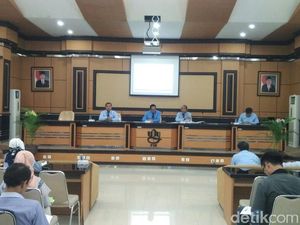 Festival Dalang Cilik dan Ketoprak Meriahkan Dies Natalis UNY ke-54 Festival Dalang Cilik dan Ketoprak Meriahkan Dies Natalis UNY ke-54