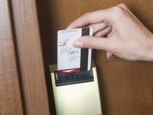 Kunci Kamar Hotel Bentuknya Kartu, Ini Alasannya Kunci Kamar Hotel Bentuknya Kartu, Ini Alasannya