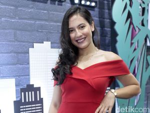 Pevita: dari Model Klip NOAH sampai Jadi Pacar Ariel