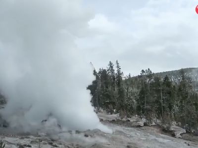 Penampakan Erupsi Tak Biasa dari Geiser Aktif Terbesar di AS