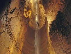 Begini Cantiknya Gua Paling Dalam di Dunia!