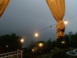 Menikmati Malam Berkabut di ketinggian Bandung
