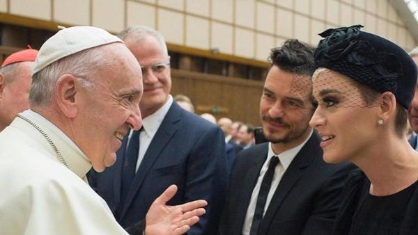 Momen Kebersamaan Katy Perry dan Orlando Bloom di Vatikan