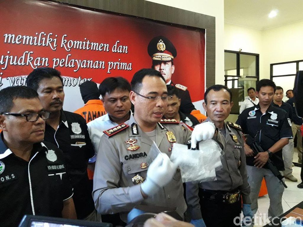 Polisi Tangkap 6 Orang Pengedar Narkoba di Bekasi Polisi Tangkap 6 Orang Pengedar Narkoba di Bekasi