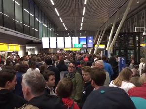 Suasana Saat Bandara Amsterdam Ditutup Sementara karena Mati Lampu