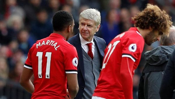 Sambutan Hangat Old Trafford untuk Wenger