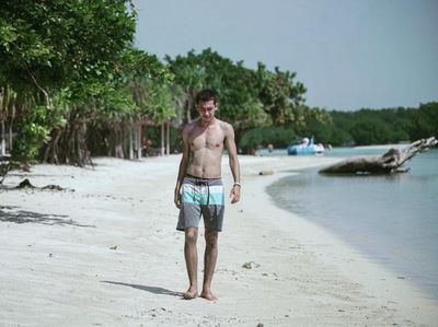 Foto: Adipati Dolken, Si Ganteng yang Doyan Banget Main Bola