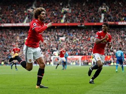 Fellaini Menangkan MU atas Arsenal di Masa Injury Time