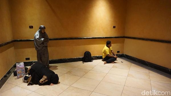 Foto: Beginilah Musala di Hong Kong Disneyland