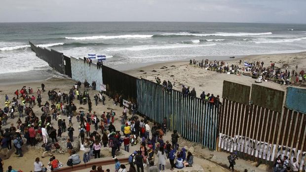 El Salvador, Honduras dan Guatemala merupakan wilayah asal imigran ilegal ke Amerika Serikat yang terbesar