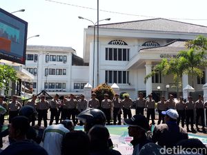 Forbat Minta Pemprov Jabar Hentikan Penerbitan Rekomendasi KBU Forbat Minta Pemprov Jabar Hentikan Penerbitan Rekomendasi KBU