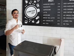 Begini Potret Keren Derby Romero Saat Ngopi dan Makan Yakiniku