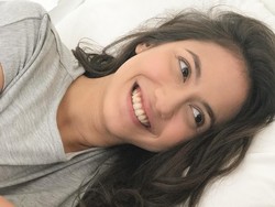 Pevita Pearce Tertawa Digosipin Sama Ariel NOAH