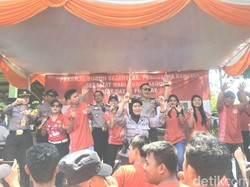 Berlibur dan Bernyanyi, Buruh Sukabumi Rayakan May Day Fun Day