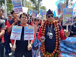 Buruh Tagih Janji Gubernur Tetapkan UMSK Jabar