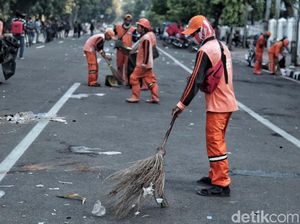 Bersihkan Sampah Usai May Day 2018 Bersihkan Sampah Usai May Day 2018
