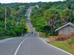 Mulusnya Jalan Pulau Terdepan RI di Maluku