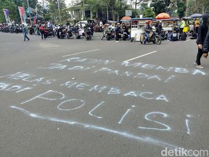 Foto: Jejak Aksi Vandalisme saat Peringatan May Day di Bandung Foto: Jejak Aksi Vandalisme saat Peringatan May Day di Bandung