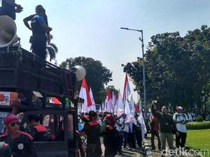 KSPI: TKA Kasar Masuk RI Paling Banyak di Sektor Pariwisata KSPI: TKA Kasar Masuk RI Paling Banyak di Sektor Pariwisata