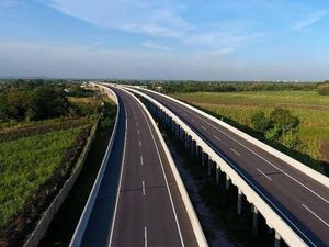 Jalan Tol Makin Panjang, Pemudik Diminta Jangan Cuma Tancap Gas
