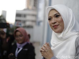 Delia eks Ecoutez Ajak Milenial Jangan Golput untuk Pilpres 2019 Delia eks Ecoutez Ajak Milenial Jangan Golput untuk Pilpres 2019
