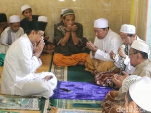 Gus Ipul Sowan ke Kiai Sepuh di Probolinggo