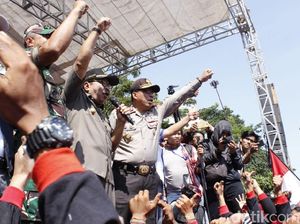 Bangganya Kapolda Jatim Saat Hari Buruh Digelar Tertib dan Aman Bangganya Kapolda Jatim Saat Hari Buruh Digelar Tertib dan Aman