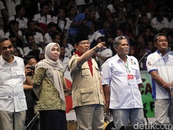 Pekikan Takbir Prabowo Usai Dapat Dukungan Massa Buruh