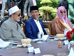 Jokowi Sajikan Sop Buntut hingga Cendol untuk Ulama Dunia