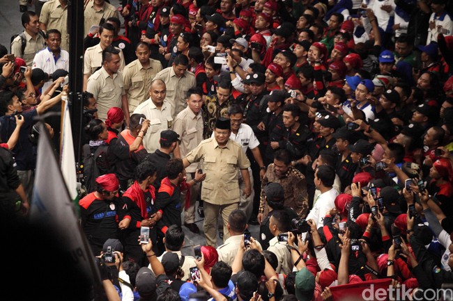 Buruh Bekasi Bergerak ke Jakarta Demi Kawal Prabowo Besok Buruh Bekasi Bergerak ke Jakarta Demi Kawal Prabowo Besok