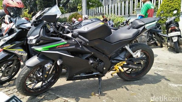 Motor-motor Keren yang Menemani Buruh di May Day