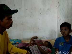 Kata Guru soal Bocah Ardi yang Tak Sekolah karena Rawat Ibu Lumpuh