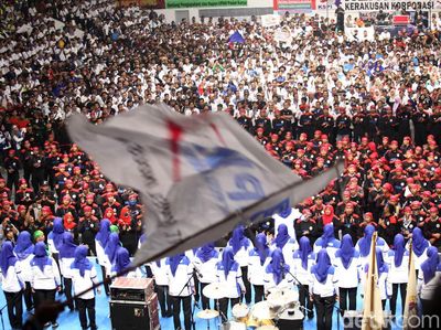 Buruh Memenuhi Istora Senayan