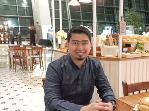 Ustaz Solmed Baru Pertama Kali Temani Sang Istri Lahiran Ustaz Solmed Baru Pertama Kali Temani Sang Istri Lahiran