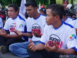 May Day, Massa Buruh di Aceh Pakai Kaus #2019GantiPresiden