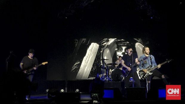 Absen Konser di Indonesia, Fall Out Boy Guncang Singapura