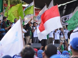 Prabowo Presiden Bergema dalam Aksi May Day di Surabaya