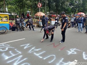 Pjs Wali Kota Bandung Minta Pelaku Vandalisme May Day Ditindak Pjs Wali Kota Bandung Minta Pelaku Vandalisme May Day Ditindak
