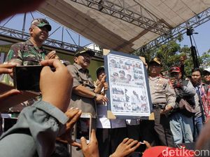 Tahun Terakhir Jabat Gubernur, Pakde Karwo Dapat Hadiah Tahun Terakhir Jabat Gubernur, Pakde Karwo Dapat Hadiah