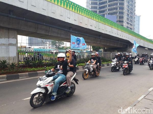 Karyawan Daihatsu juga Ikut Ramaikan Hari Buruh