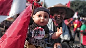 Atribut Unik May Day Jakarta