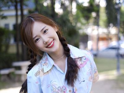 Masih Belia, 10 Pesona Seleb Cantik Thailand Ini Buat Hati Pria Bergetar