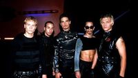 Dulu Seksi, Sekarang Fashion Boy Band Tahun 90-an Ini Bikin Ketawa