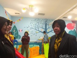 Begini Cara Risma Motivasi Orang Tua Anak Berkebutuhan Khusus