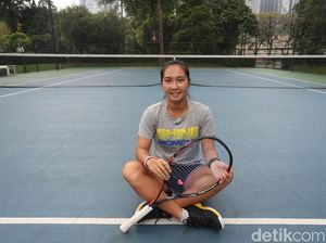 Aldila Sutjiadi di Antara 2 Pilihan Aldila Sutjiadi di Antara 2 Pilihan