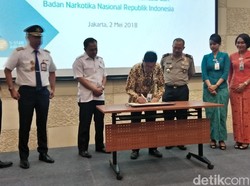 Bareng Kepala BNN, Maskapai Garuda Deklarasi Anti-hoax dan Narkoba
