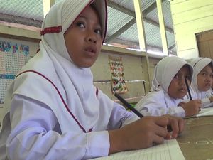 Amelia, Siswi SD yang Jualan Jagung Rebus Ingin Jadi Polwan