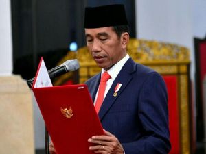 Jokowi: Negara Tak Pernah Takut dan Tak Beri Ruang ke Terorisme Jokowi: Negara Tak Pernah Takut dan Tak Beri Ruang ke Terorisme