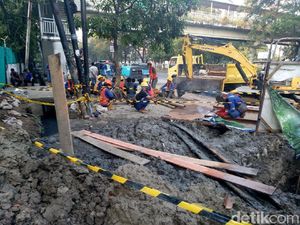Kisah Tragis Pak Tarno Tertimbun Gorong-gorong Pluit Kisah Tragis Pak Tarno Tertimbun Gorong-gorong Pluit